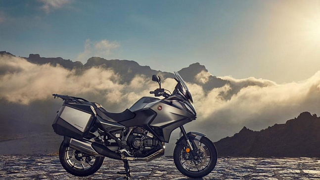 Honda представила новый спортивно-туристический мотоцикл NT1100 2022 модельного года