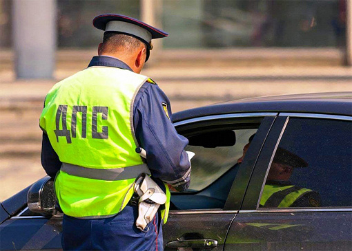 Autonews: инспекторы ГИБДД начнут останавливать водителей в 2022 году из-за 3 новых штрафов в РФ