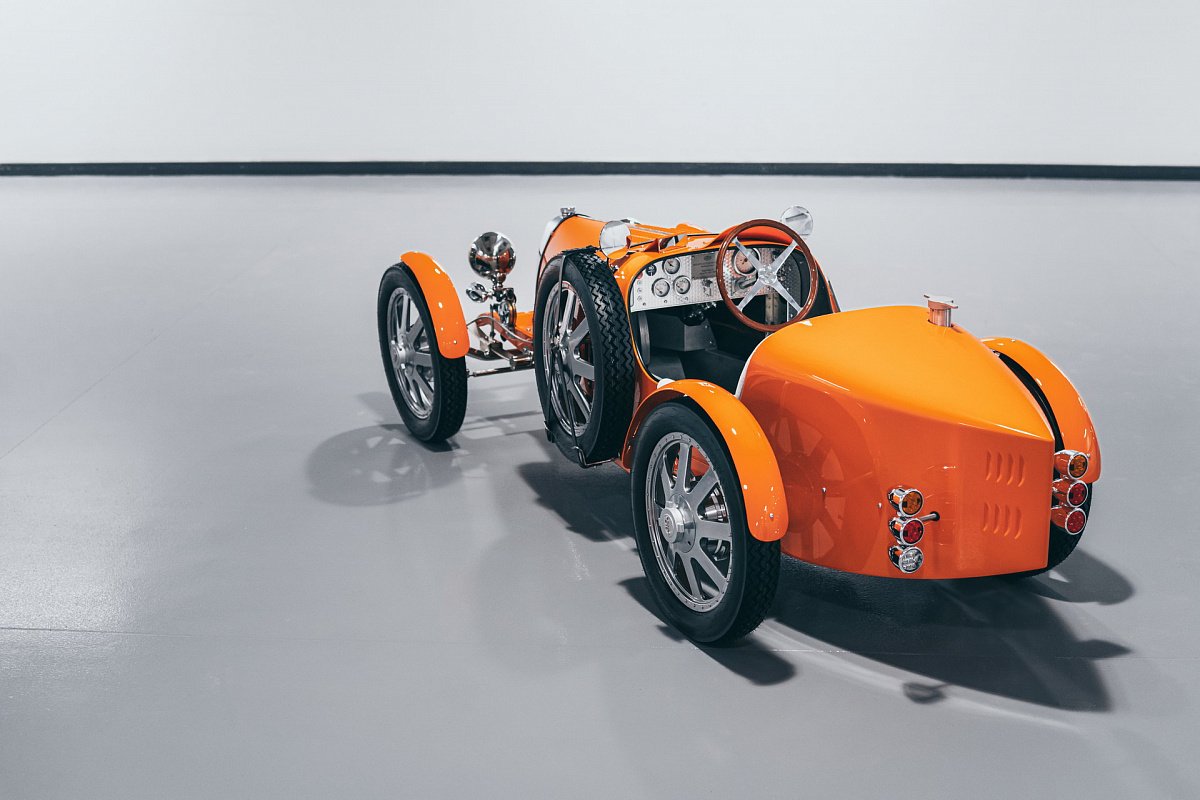 Крошечный Bugatti Baby II за 5 млн руб. будет возить vip-пассажиров аэропорта Дубая