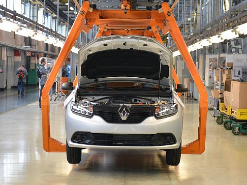 Renault приостановит производство машин в РФ