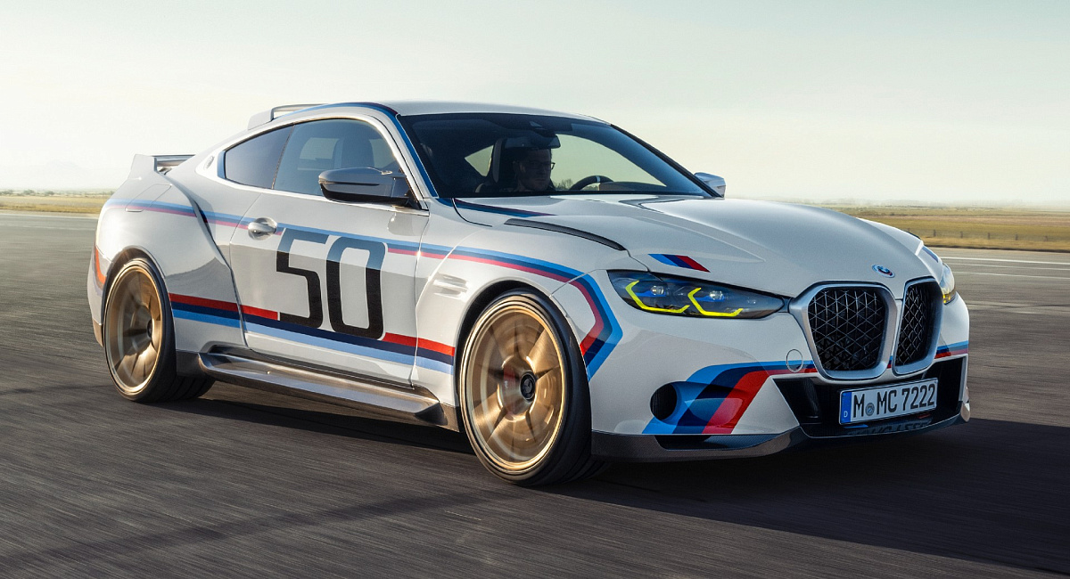 Компания BMW представила лимитированное спортивное купе BMW 3.0 CSL в ноябре 2022 года
