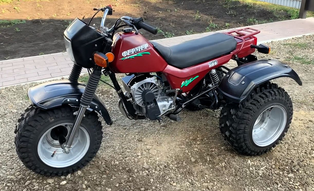 Уникальный российский серийный мотоцикл ЗиД Фермер – задуман как трудяга, но используется больше для развлечений