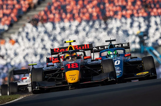 Претенденты на титул Формулы-3 борются за победу в эти выходные