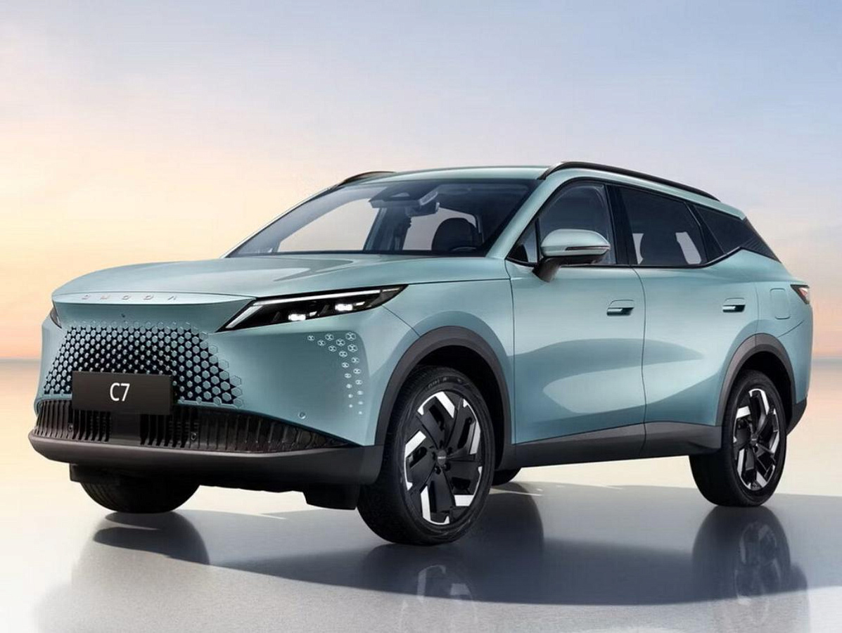 От ₽3,4 млн: в РФ начались продажи нового флагманского кроссовера Omoda C7