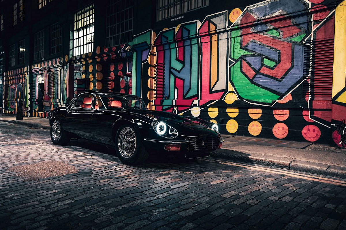 Дебютировал новый рестомод Jaguar E-Type с 6,1-литровым 400-сильным мотором V12