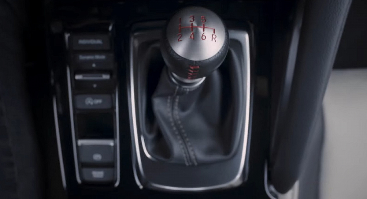 Новый лифтбэк Acura Integra получит механическую трансмиссию