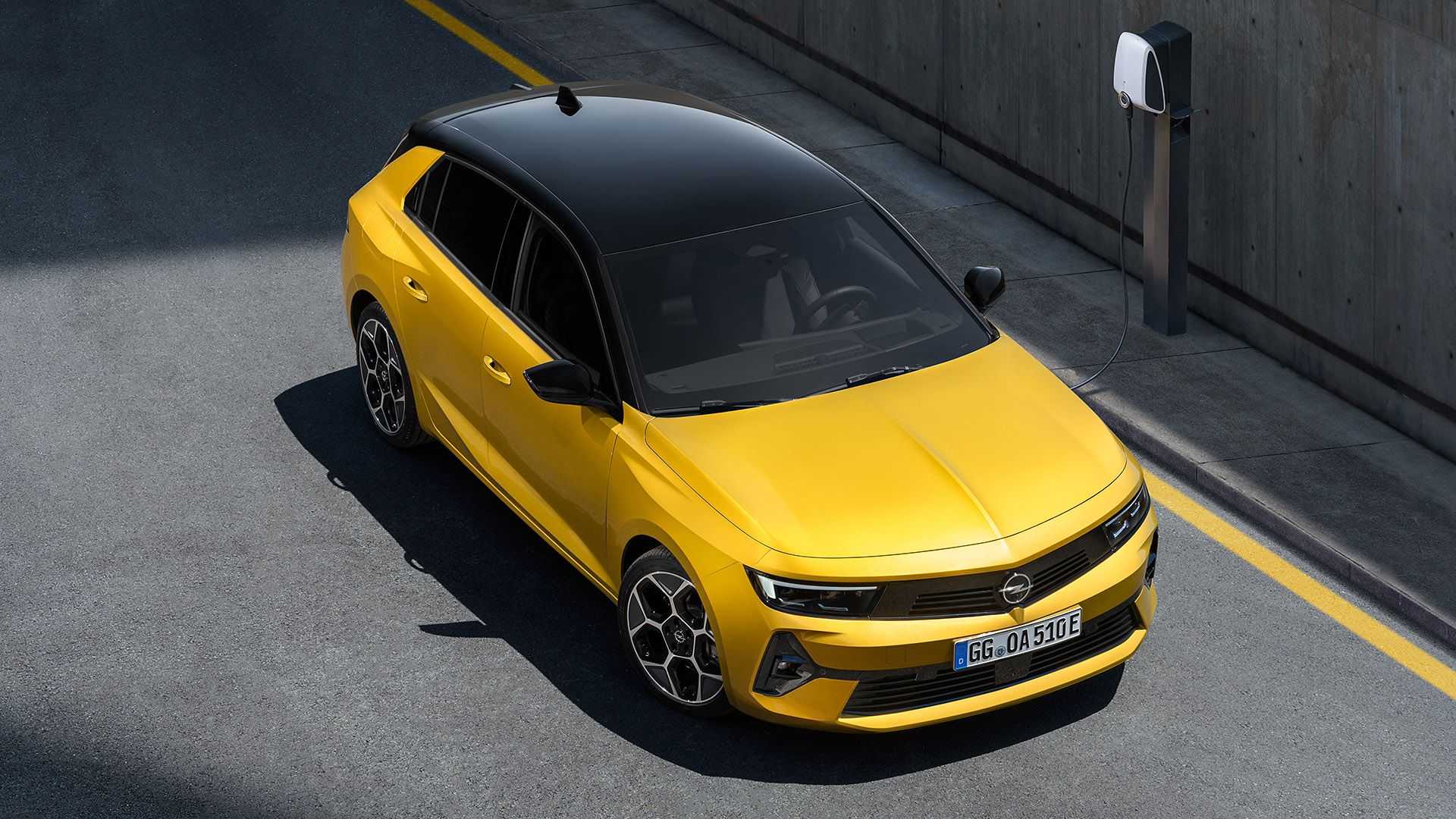 Спортивный хэтчбек Opel Astra GSi показали на первом рендере