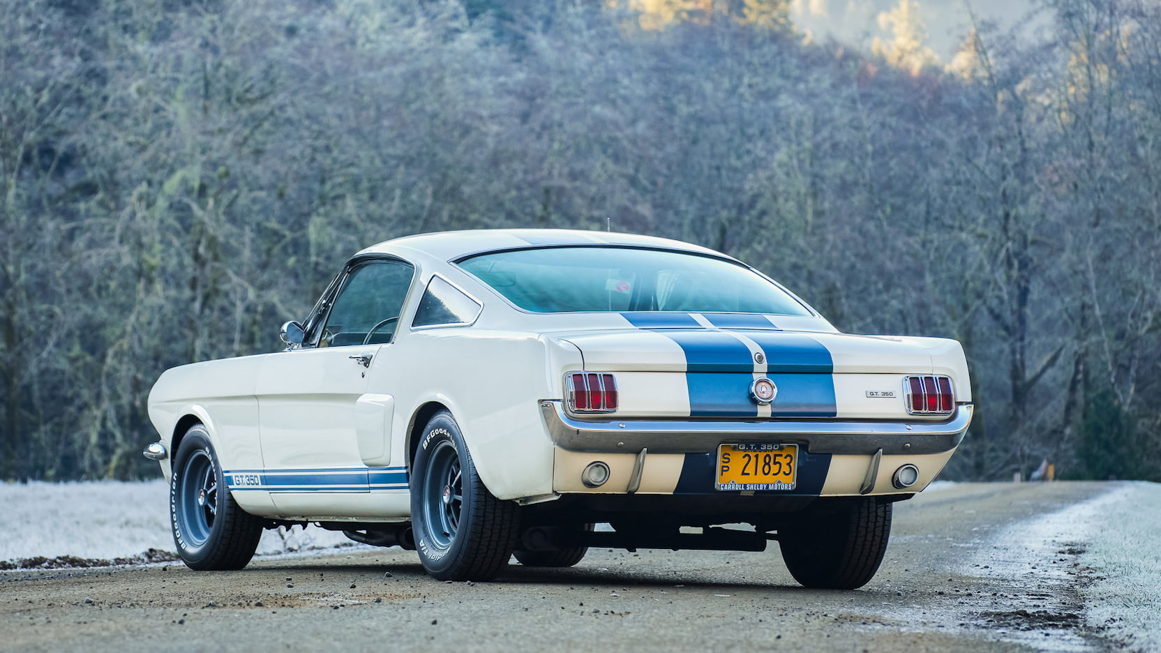 На аукцион выставили Mustang Shelby GT350 1966 года в идеальном состоянии