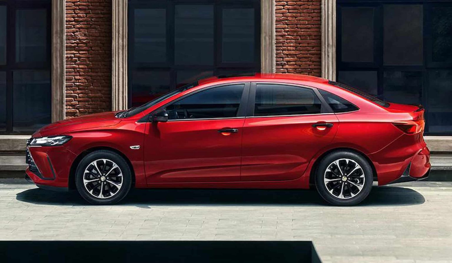 В КНР обновленный седан CHEVROLET Monza стал дешевле LADA Vesta почти на  300 тыс. рублей