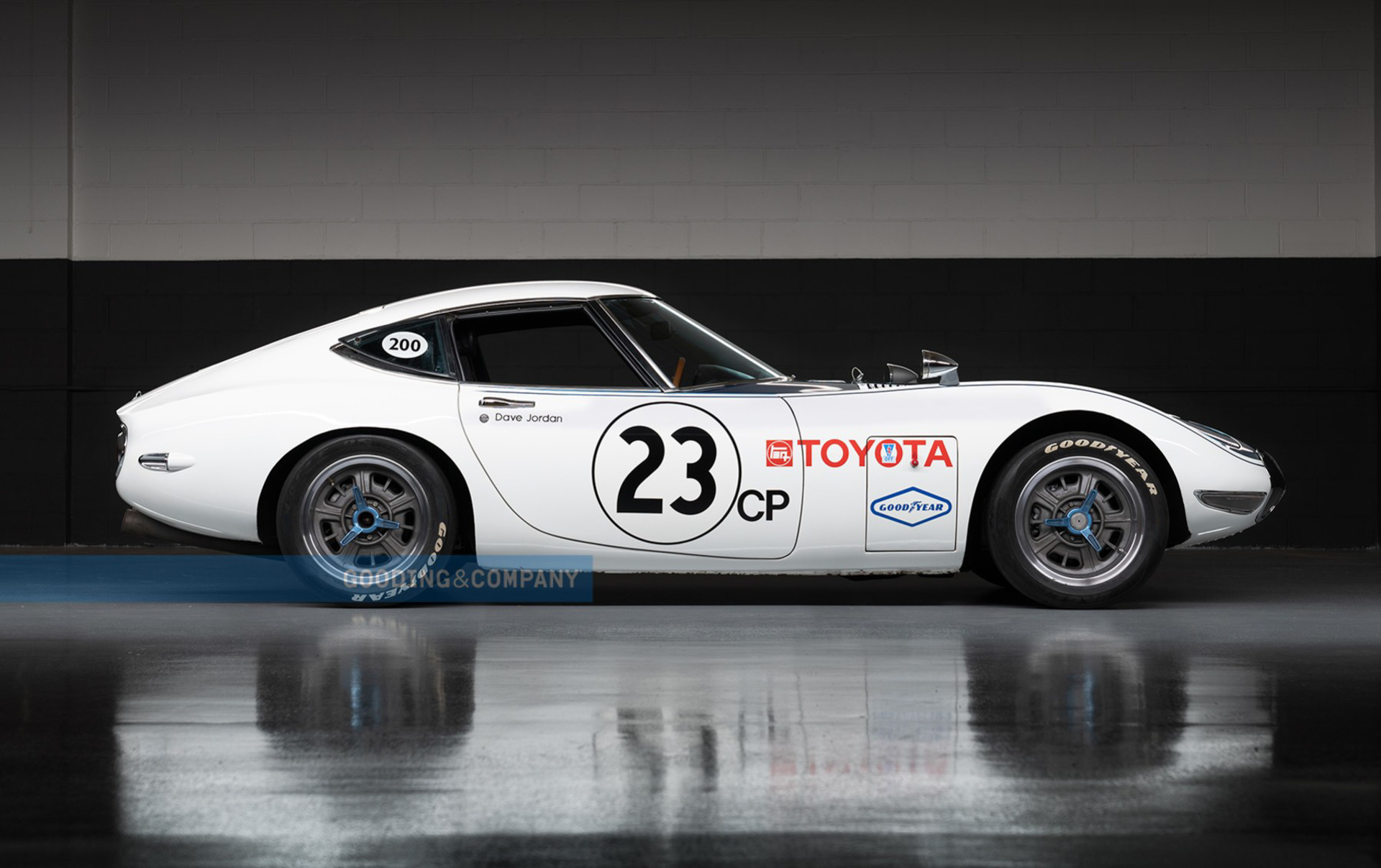 Очень редкий Shelby-Toyota 2000GT в духе Cobra выставили на аукцион