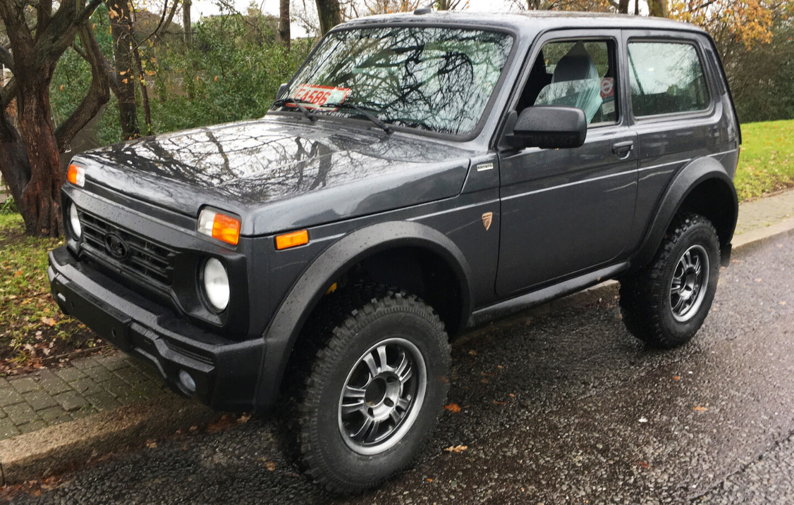 В Великобритании выставили на торги последний новый внедорожник LADA Niva  из России