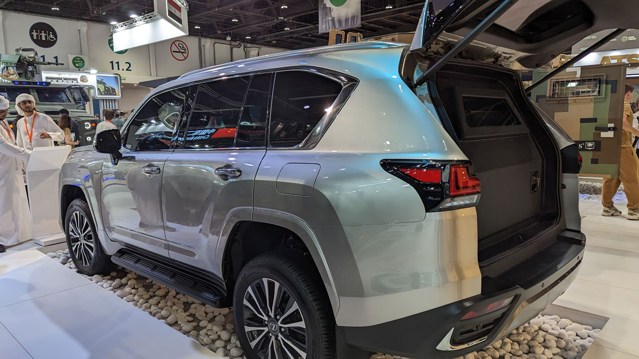 Компания INKAS представила бронированный внедорожник Lexus LX600