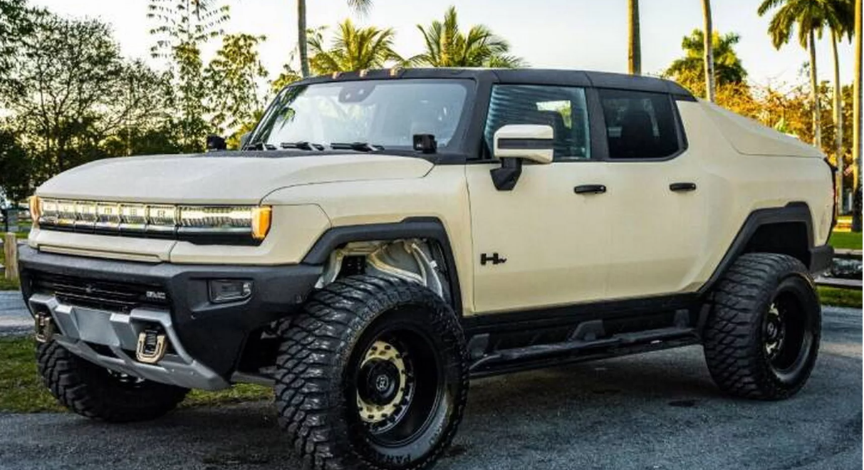 Тюнинг-ателье South Florida Customs выпустило второй GMC Hummer EV с  кевларовым покрытием