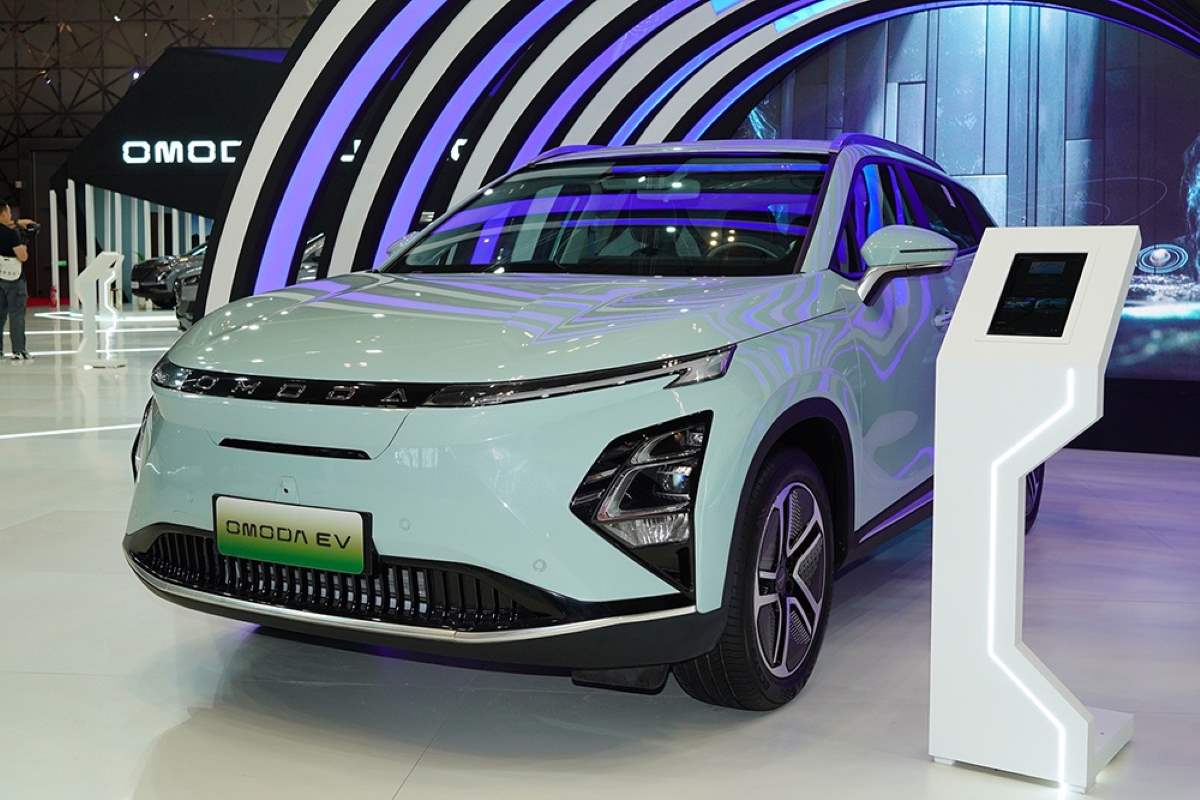 Главное за неделю: Пекинский автосалон, первый в мире электрический Гелендваген и беспилотные системы в «Ладах»