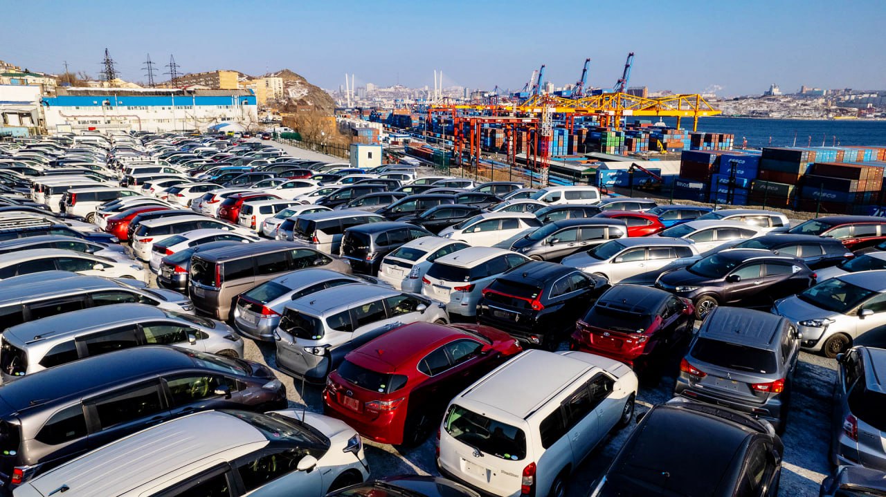Рост импорта легковых автомобилей в Россию в первом квартале 2024 года увеличился в 2,5 раза.