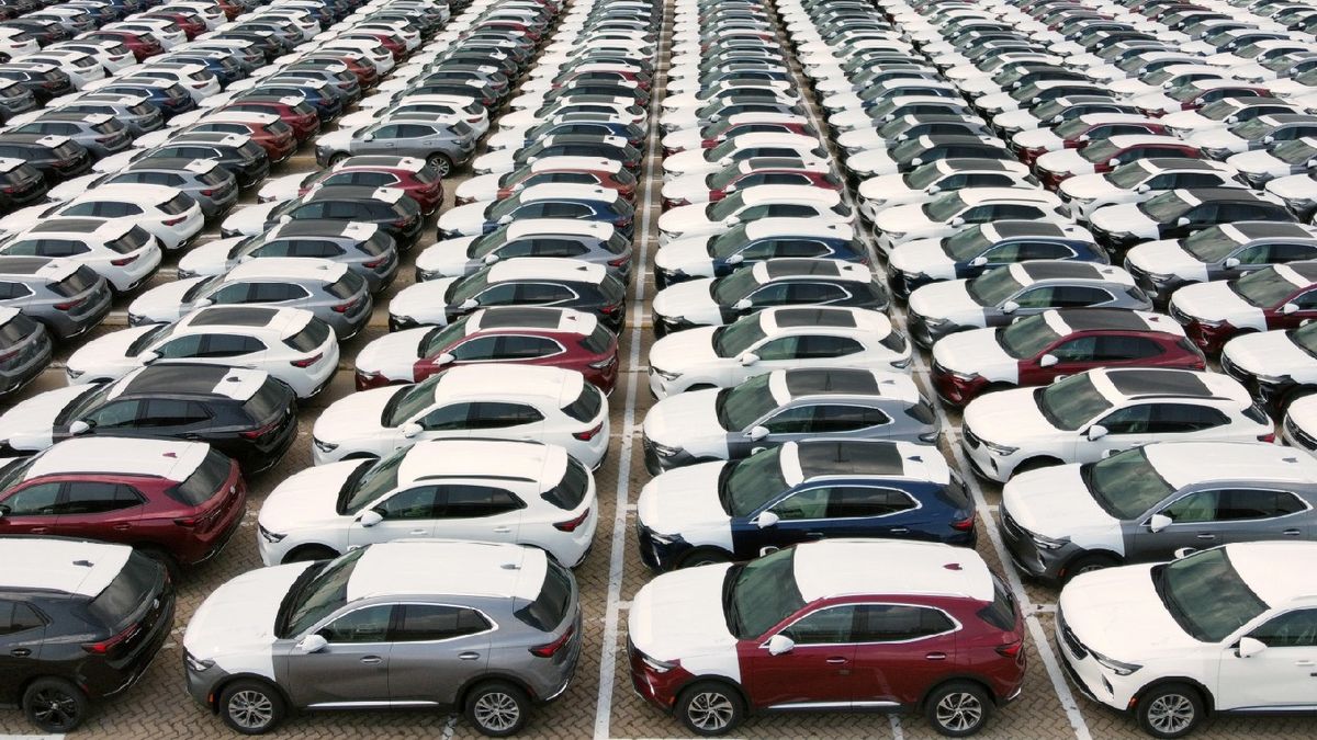 Цены на автомобили осенью резко вырастут, предупредили в НАС.