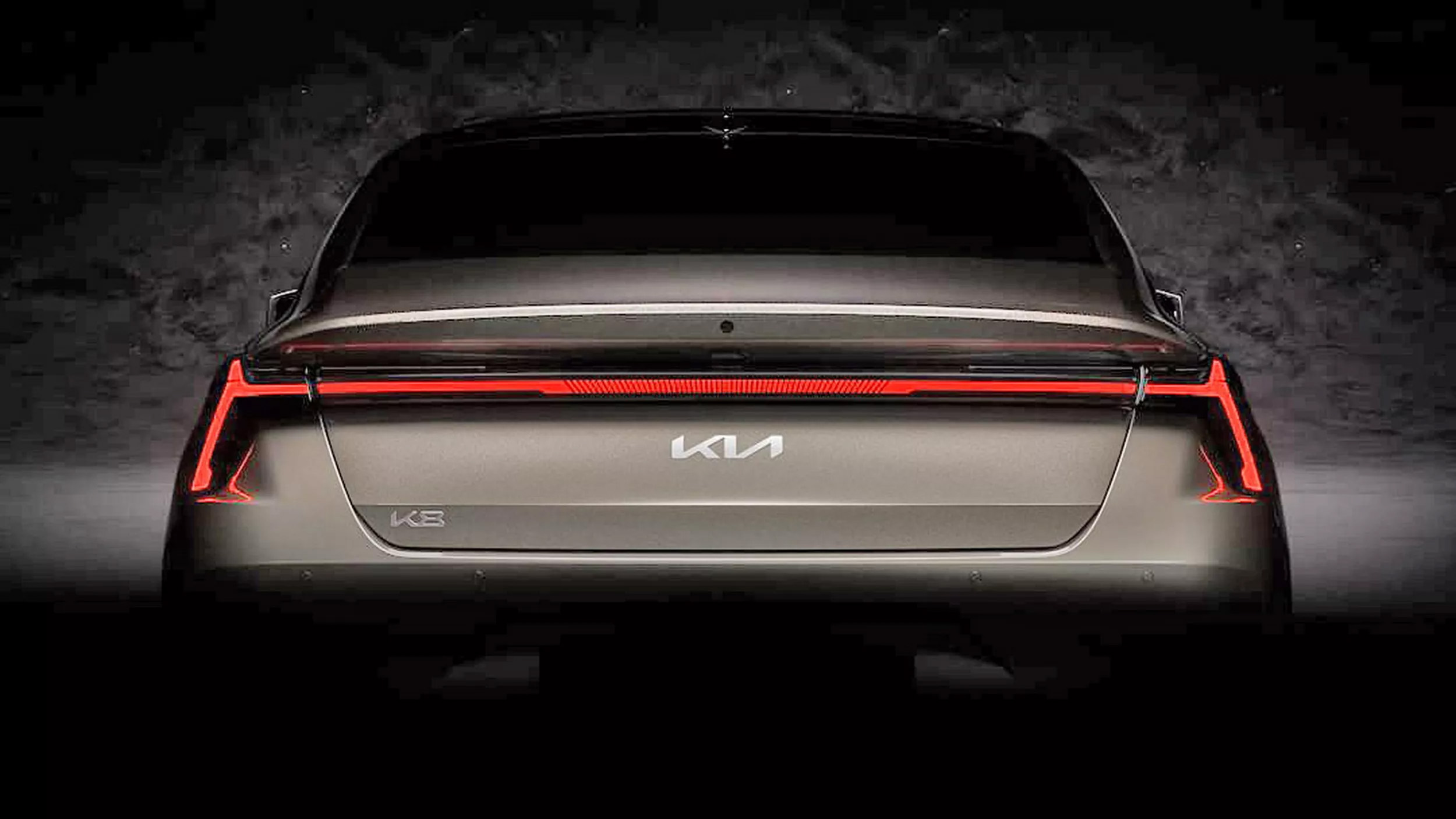 Kомпания Kia раскрыла внешний облик конкурента Toyota Camry