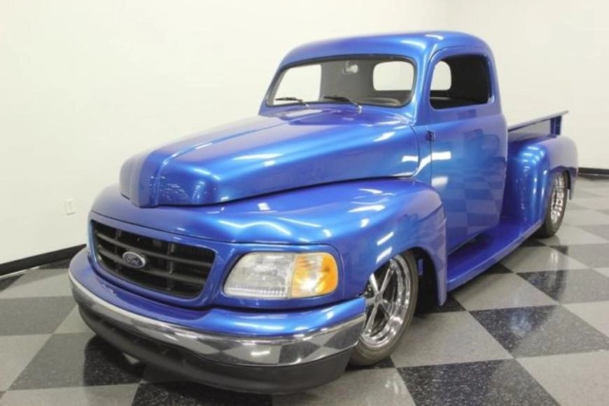 Старенький пикап Ford F-1 1948 года побывал в руках тюнеров 