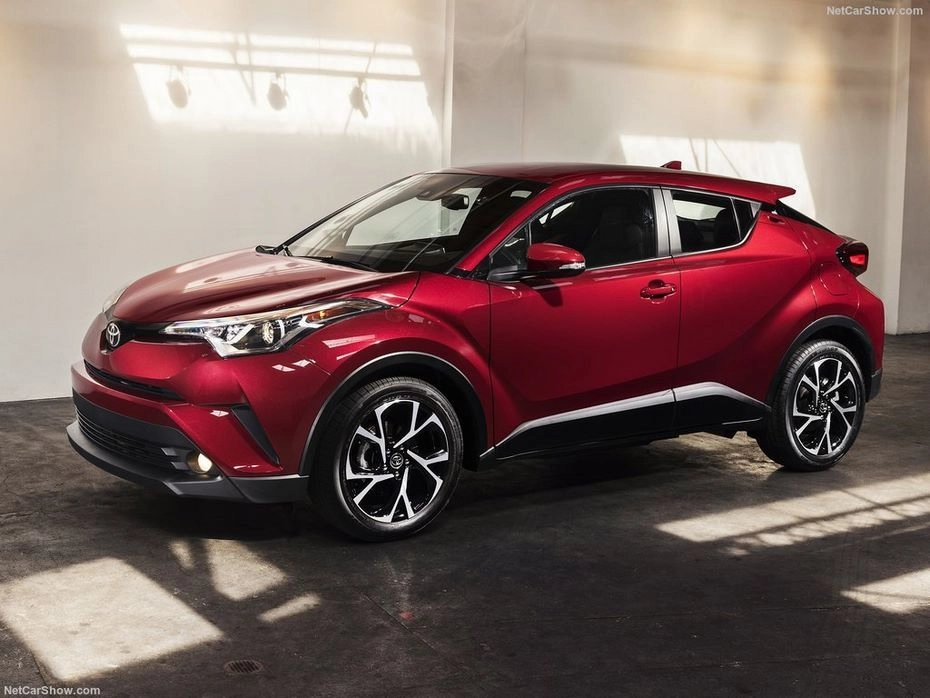 Toyota IZOA – новый рассекреченный компакт-кросс из Японии