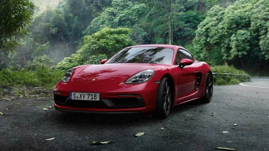 Появились подробности о новых версиях Porsche Boxster и Cayman 
