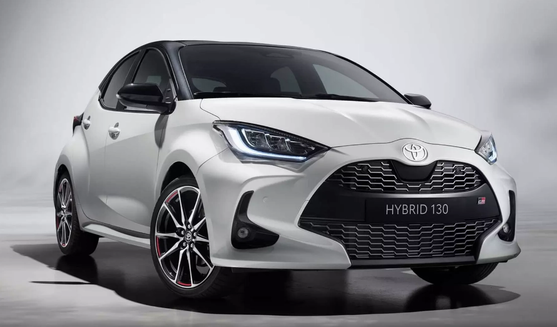 Появилась новая мощная гибридная версия хэтчбека Toyota Yaris