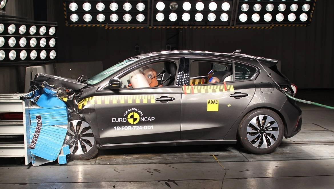 Volvo XC40 и Ford Focus показали ошеломительные результаты на краш-тестах
