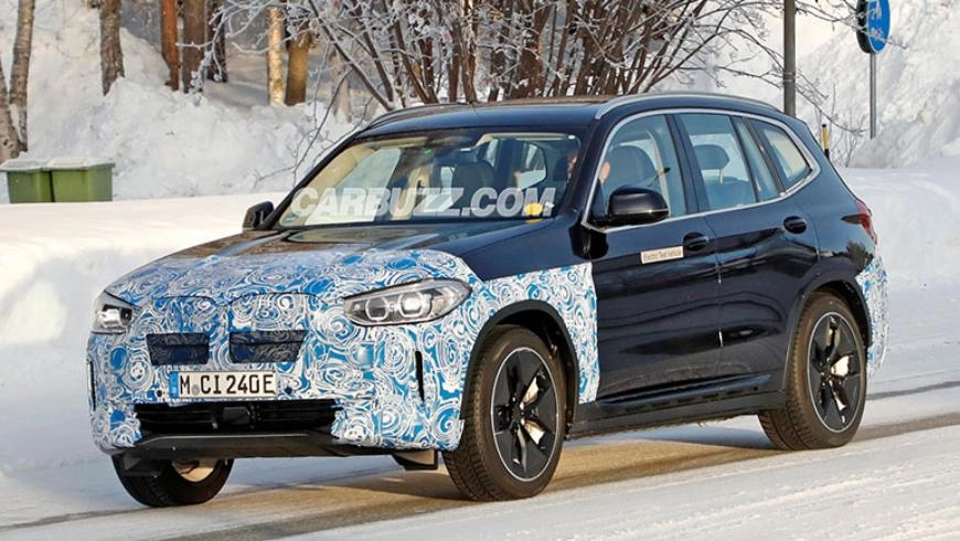 В Сеть попали «свежие» фото с тестов электрического кроссовера BMW iX3