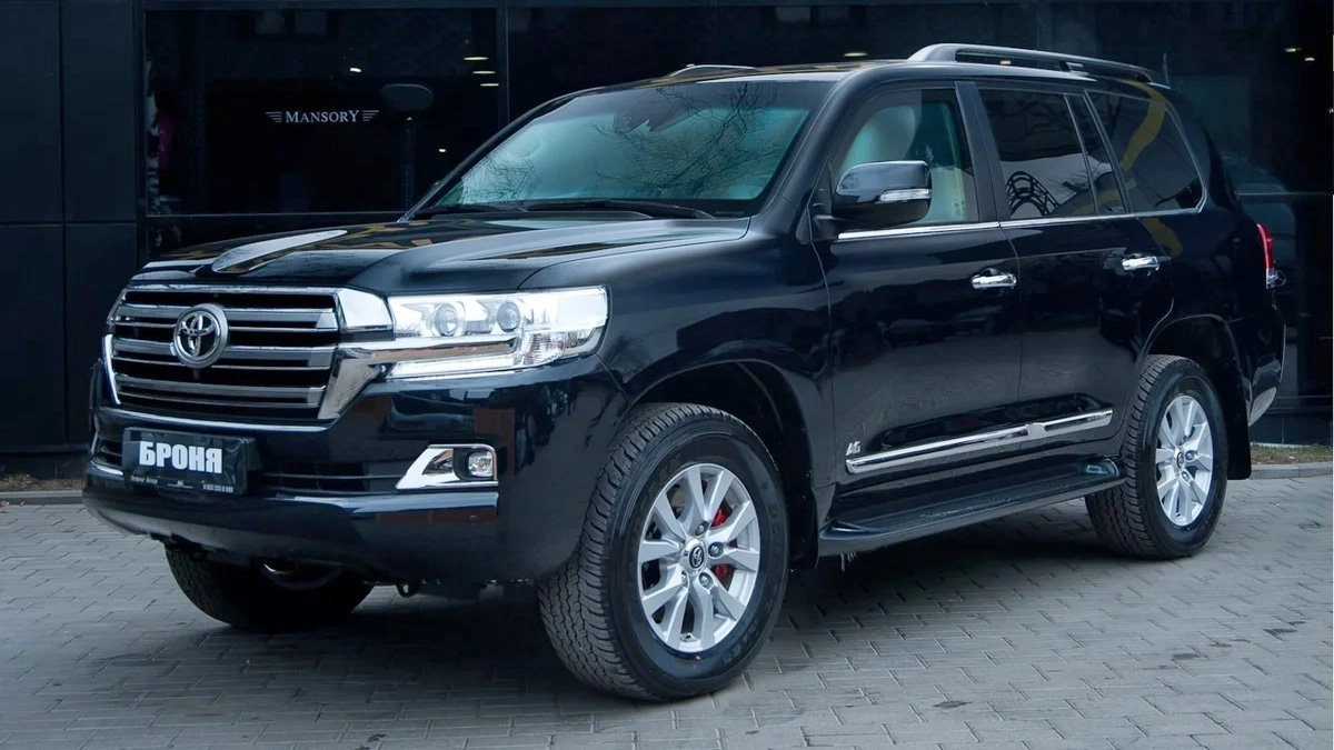 В продаже появился самый дорогой Toyota Land Cruiser в РФ В продаже появился самый дорогой Toyota Land Cruiser в РФ