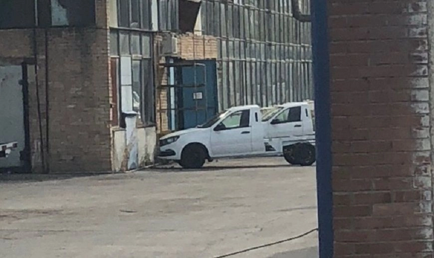  Новый пикап на базе рестайлинговой  Lada Granta засветился на шпионских фото 