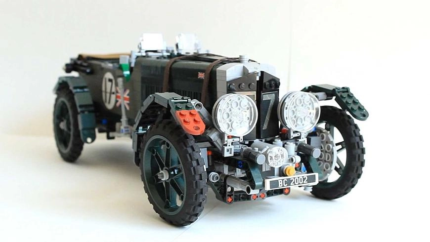 Из деталей Lego собрали классический Bentley Blower Из деталей Lego собрали классический Bentley Blower