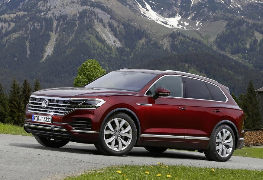 Volkswagen отзывает в России свыше 1 тыс. внедорожников Touareg