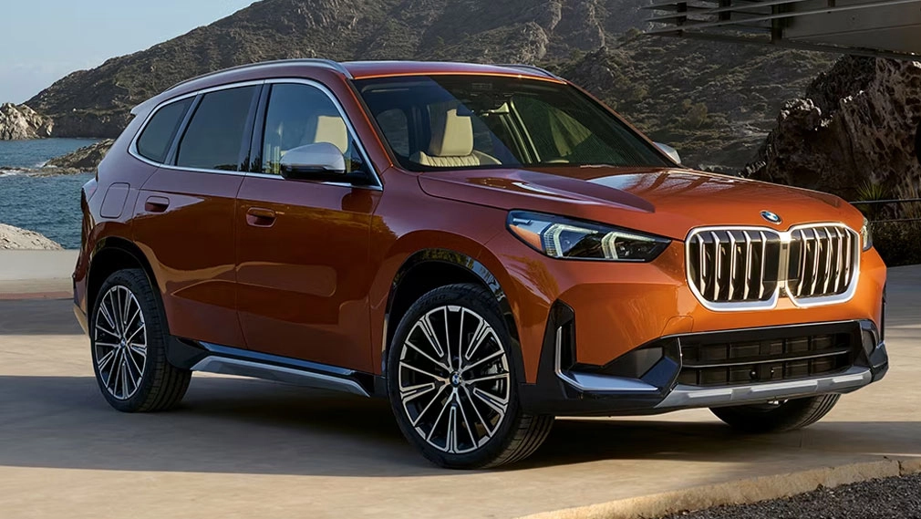 В России начал продаваться новейший компактный кроссовер BMW X1 в июне 2023 года В России начал продаваться новейший компактный кроссовер BMW X1 в июне 2023 года