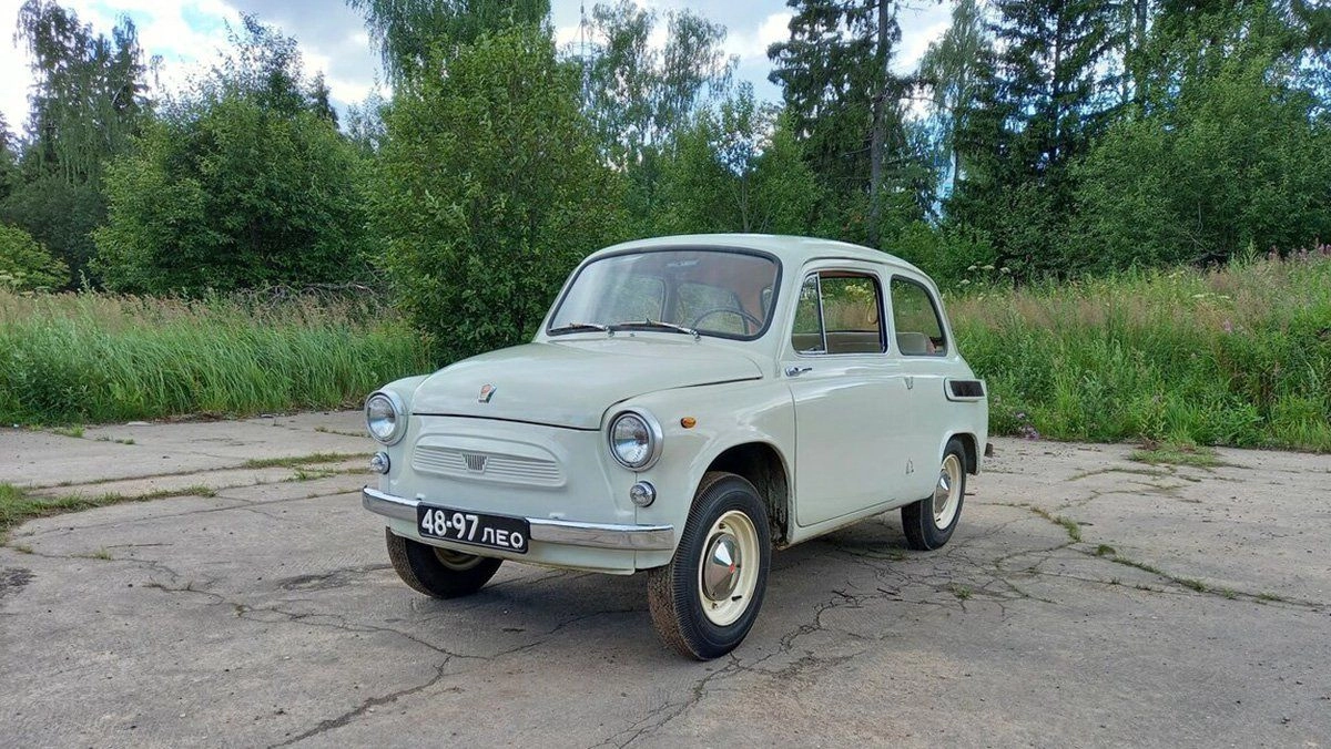 На продажу выставили поздний горбатый «Запорожец» На продажу выставили поздний горбатый «Запорожец»