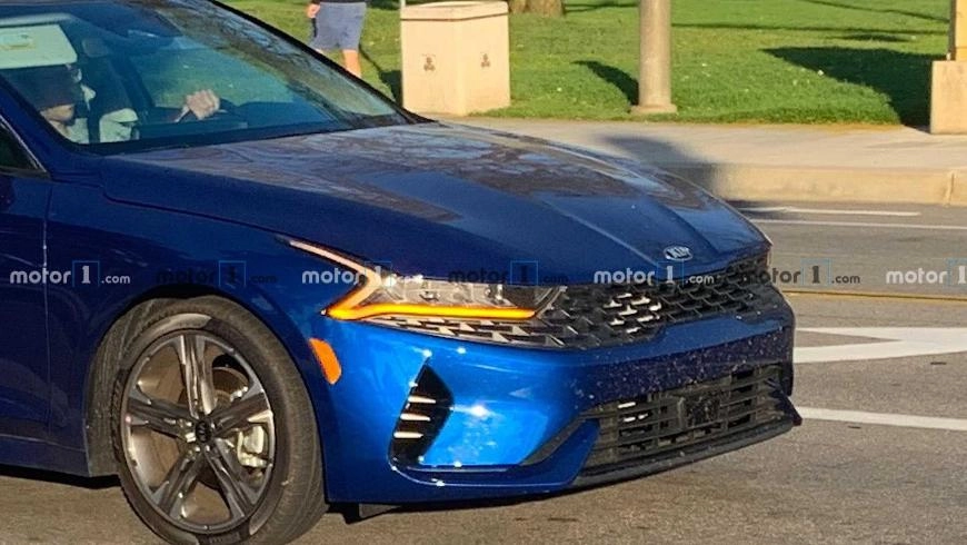 Kia тестирует совершенно новую Optima в Калифорнии. Машина имеет шильдик K5