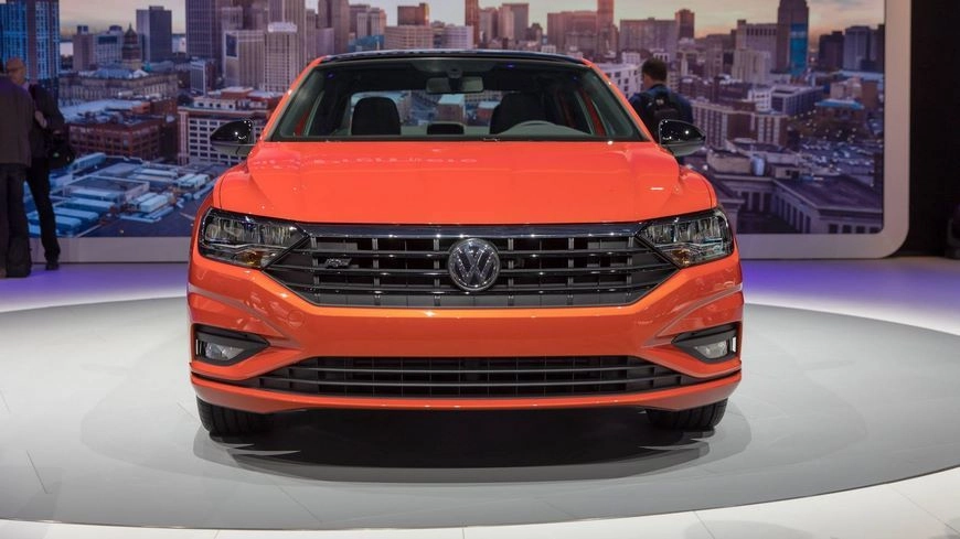 Обновленный Volkswagen Jetta стал дешевле старой версии
