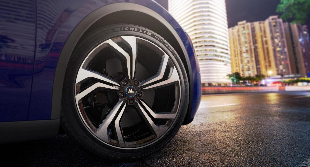 Michelin превратит миллионы пластиковых бутылок в материал для шин 