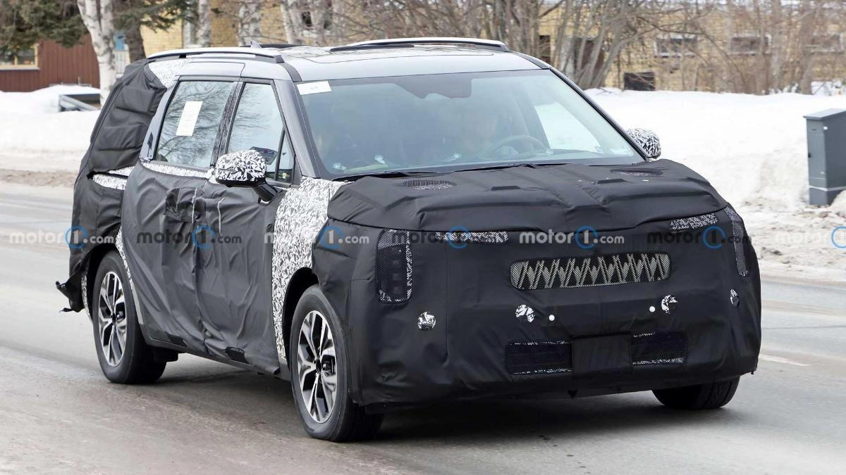 Компания Kia представит обновленные Kia K5 и Kia Carnival позднее в этом году