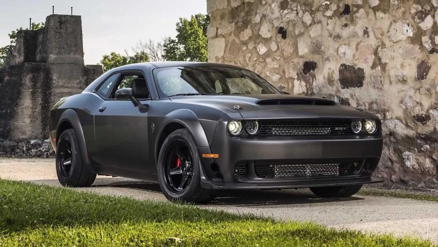 Dodge представил купе Demon с мотором твин-турбо