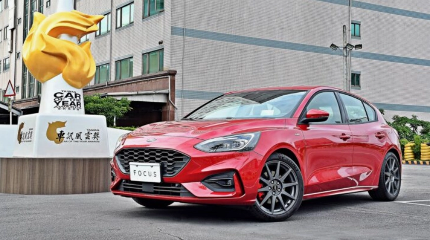 На российском рынке начались продажи новых хэтчбеков Ford Focus из КНР за 2,4 млн рублей