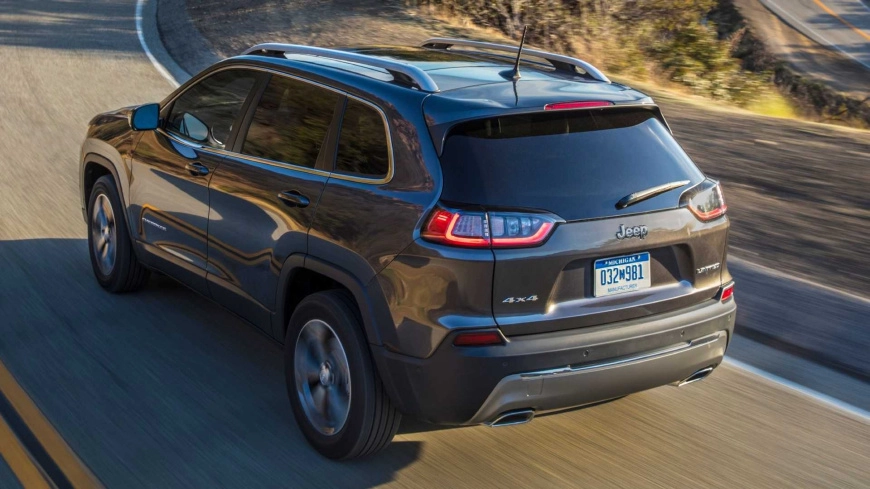 2022-jeep-cherokee-rear-view.jpg