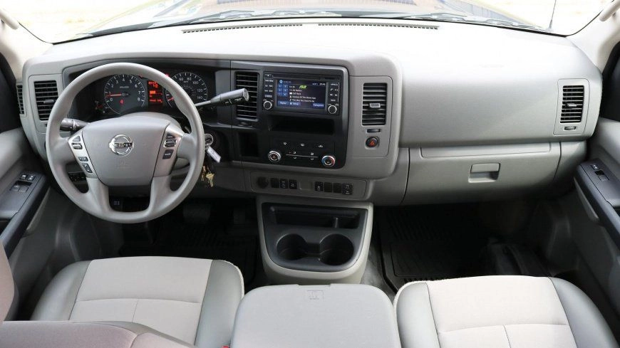 2017-nissan-nv3500-review (2).jpg