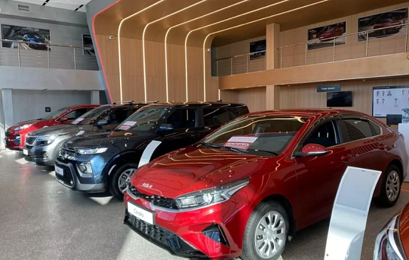 В Казахстане отказываются продавать автомашины KIA, Hyundai и LADA гражданам РФ в 2023 году