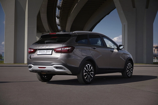 АвтоВАЗ тестирует первые прототипы нового кроссовера на платформе LADA Vesta