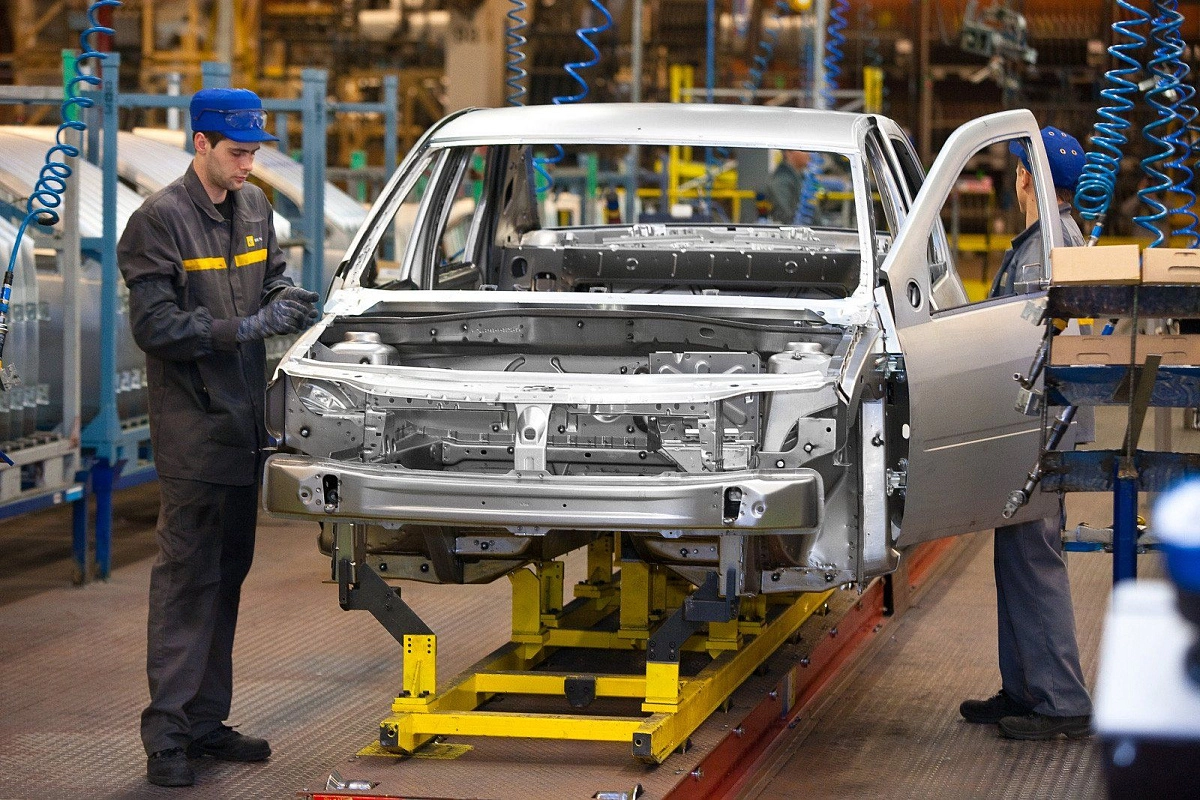 Автозаводы в России не станут продлевать зимние каникулы Автозаводы в России не станут продлевать зимние каникулы