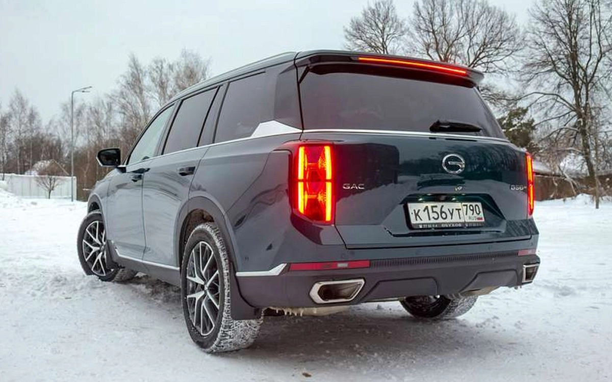 "За рулем" провел тест-драйв китайского кроссовера GAC GS8 за 3,8 млн рублей "За рулем" провел тест-драйв китайского кроссовера GAC GS8 за 3,8 млн рублей