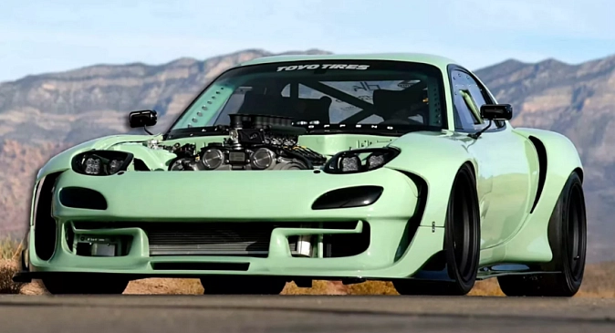 Энтузиаст построил Mazda RX-7 с уникальным двигателем V12