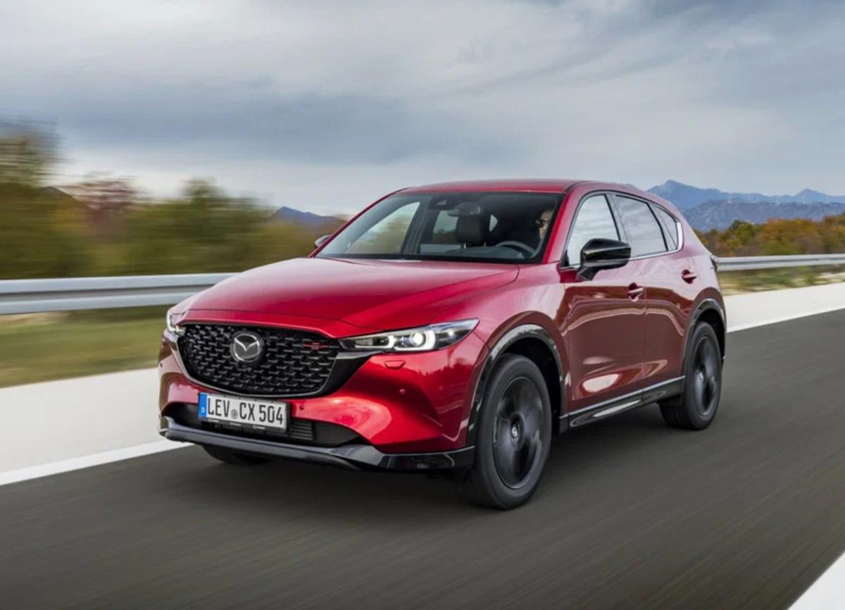 Продажи Mazda в России выросли в 2,5 раза, ажиотаж вокруг кроссоверов марки растет 