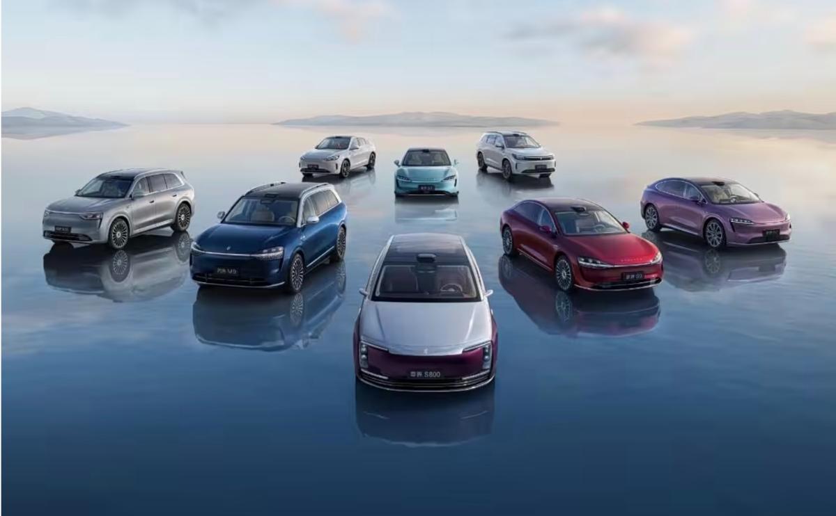 Компания Hongmeng Zhixing ставит рекорды по предзаказам после анонса новых электрокаров