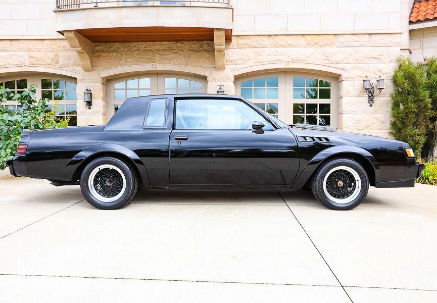 Buick 1987 года без пробега продают за 100 000 долларов