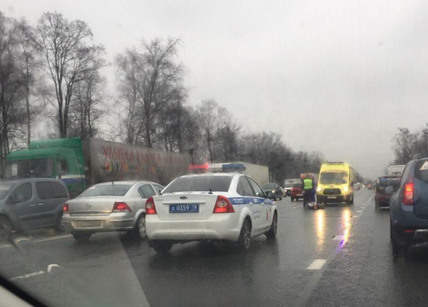 На Московском шоссе пешеход скончался под колёсами машины